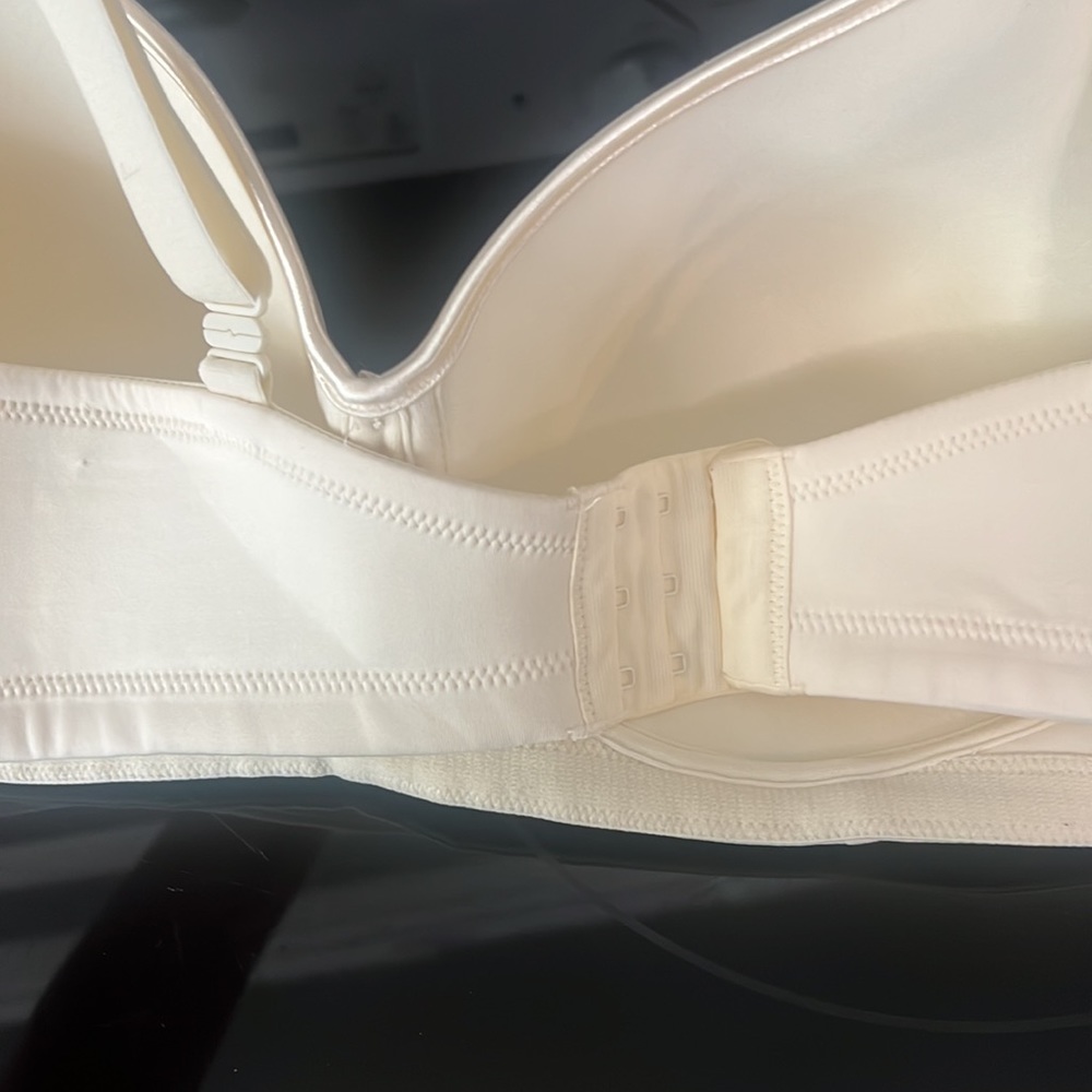 Vanity Fair Bra - Picture 2 of 4